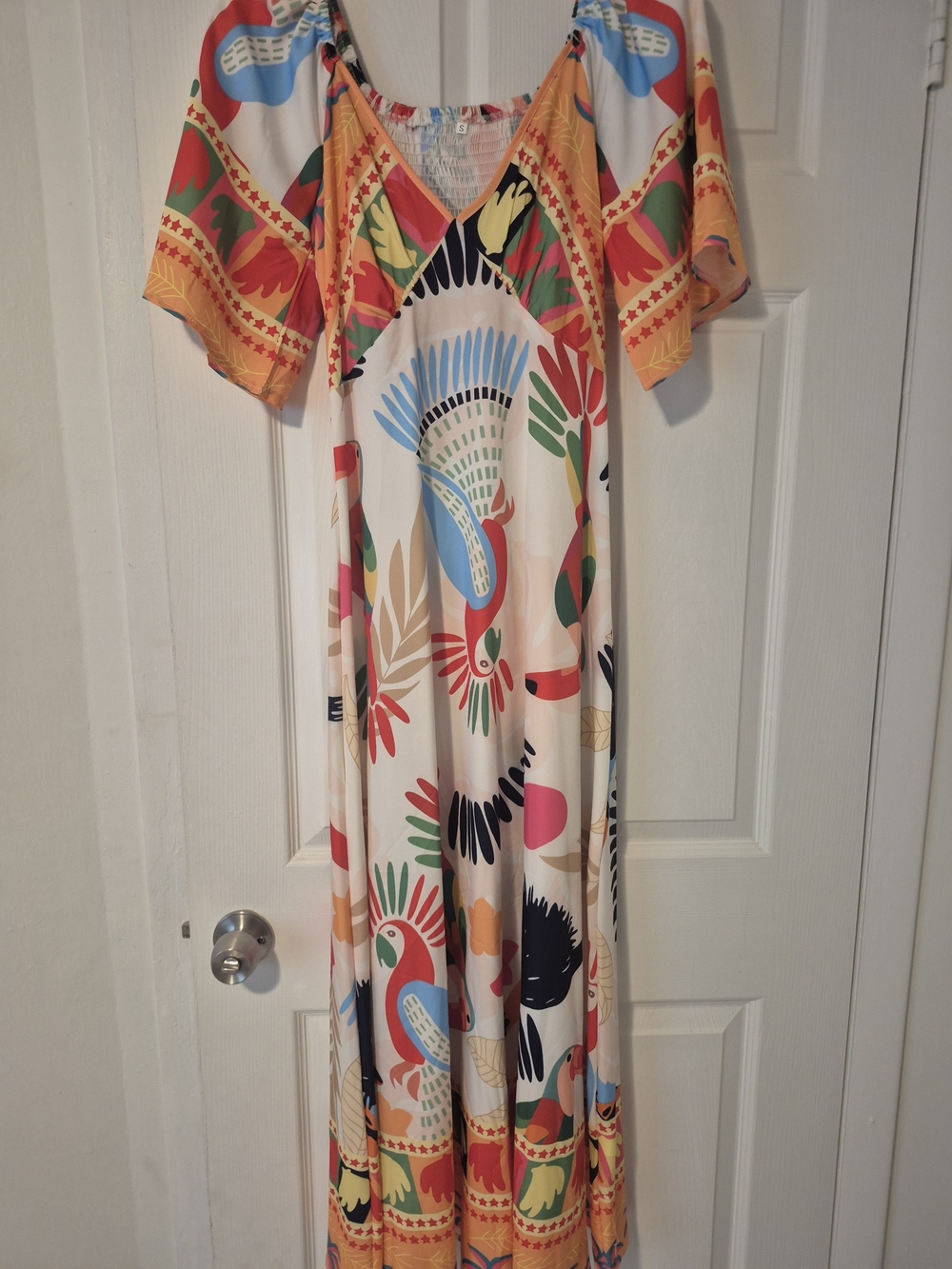 SHEIN Multicolor Tropical Parrot Maxi Dress with Cream Base